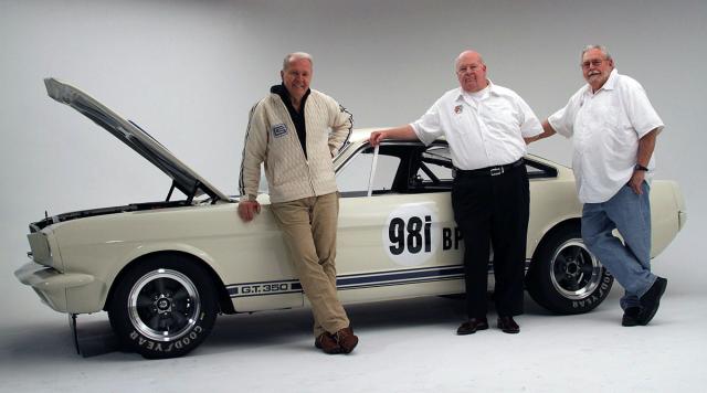 Piter Brok, Dim Marijeta i Ted Saton pored novog-starog GT350R