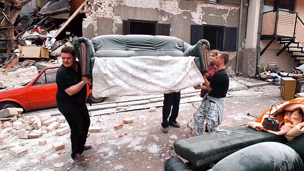 U bombardovanju su oteeni i uniteni i brojni civilni i stambeni objekti//AFP/Getty Images