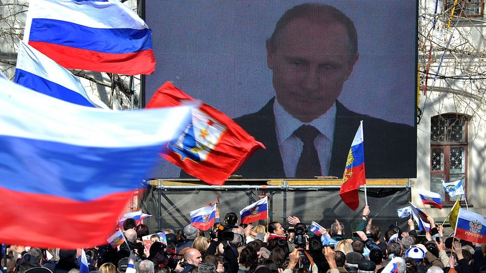 Popularnost Putina je znaajno porasla u Rusiji nakon aneksija ukrajinskog poluostrva 2014. godine, pokazuju istraivanja javnog mnjenja/AFP/Getty