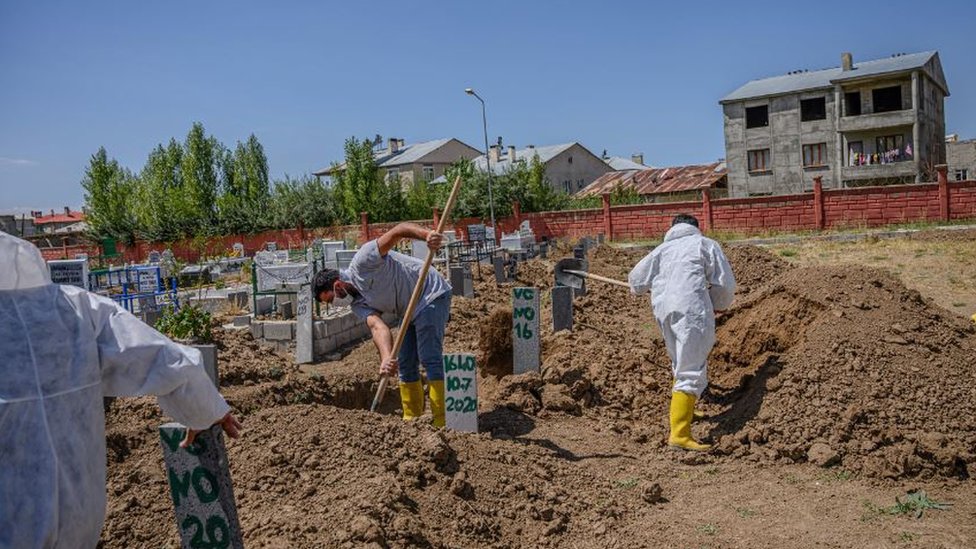 Neki od migranata koji su putovali sa Šafijulahom su sahranjeni na ovom groblju/Getty Images
