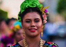 Motive sa tradicionalne nonje zapotekih ena koristila je na svojim slikama Frida Kalo, legendarna slikarka koja je bila simbol osnaenja ena u 20. veku/Getty Images