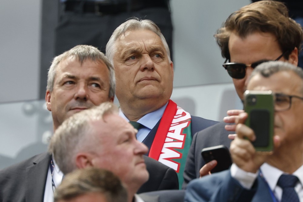 Viktor Orban, maarski premijer, na tribinama stadiona u Kelnu/YOAN VALAT/EPA-EFE/REX/Shutterstock