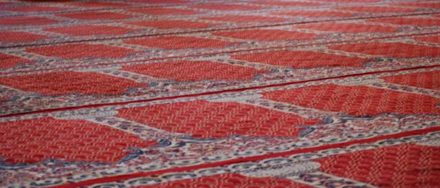Alessandra Kocman Carpets in the Umayyad Mosque in Damascus, flickr.com