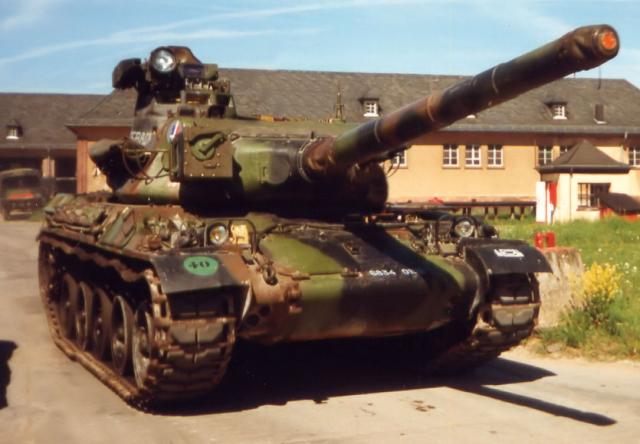 Francuski AMX-30 je u jednom momentu dobio granate sa OU Foto: Wikimedia commons