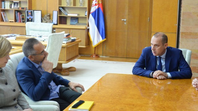 Josifovski, left, is seen woth Loncar (Tanjug)