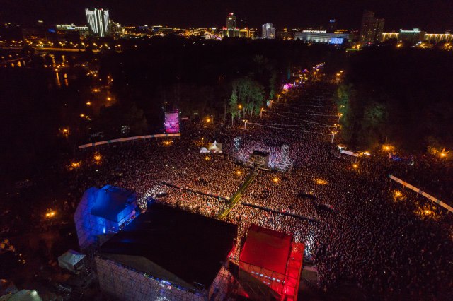 Slika iz vazduha tokom koncerta grupe Offspring, Foto: Wargaming