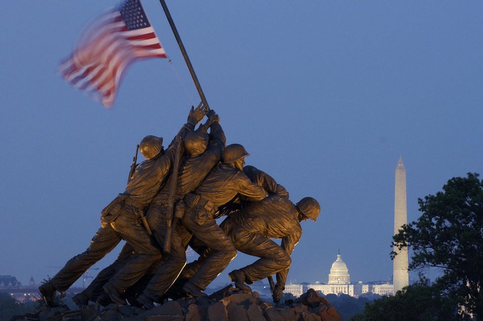 Spomenik amerikim vojnicima u Vaingtonu - uraen je po uvenoj fotografiji iz 1945./Getty Images