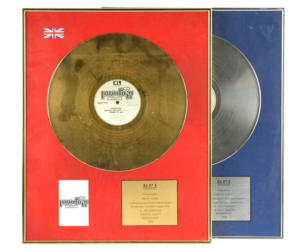 Zlatni i srebrni diskovi koje je bend Prodidi dobio kao nagradu za prodaju debi albuma &Experience& su prodati za 13.000 funti/Cheffins/PA Media