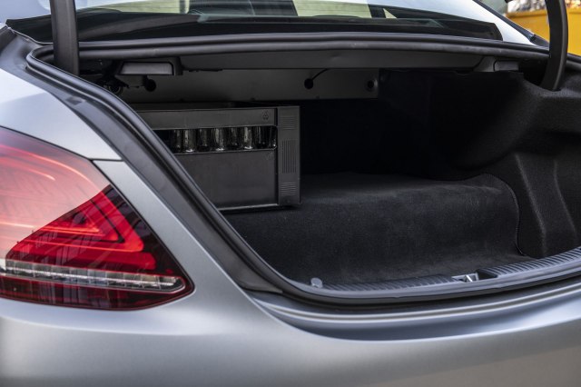 Manji kapacitet prtljanika zbog baterija (Foto: Mercedes promo)