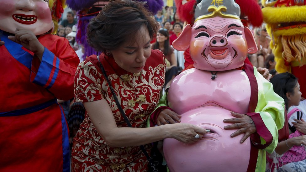 Ovako je prole godine u Bangkoku doekana kineska godina svinje/EPA