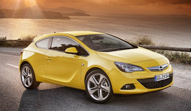 Opel Astra J GTC (Foto: Opel promo)