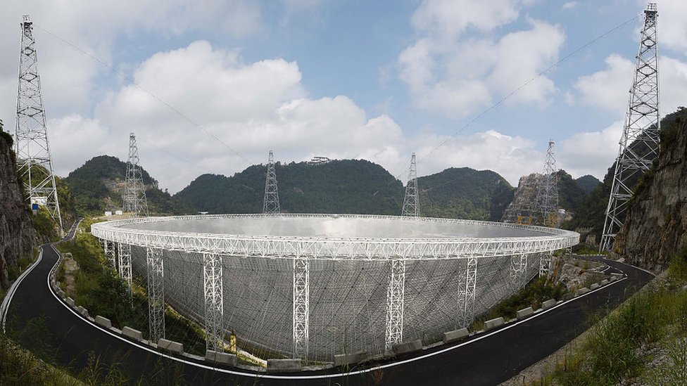 Tvorci se nadaju da će signali koje uhvati radio teleskop razotkriti misterije porekla i evolucije univerzuma/Getty