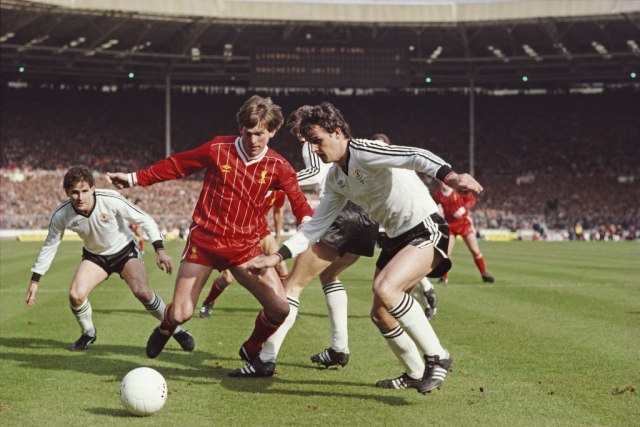 Keni Dalgli tokom finala Liga kupa protiv Manestera 1983.  Getty Images / Staff