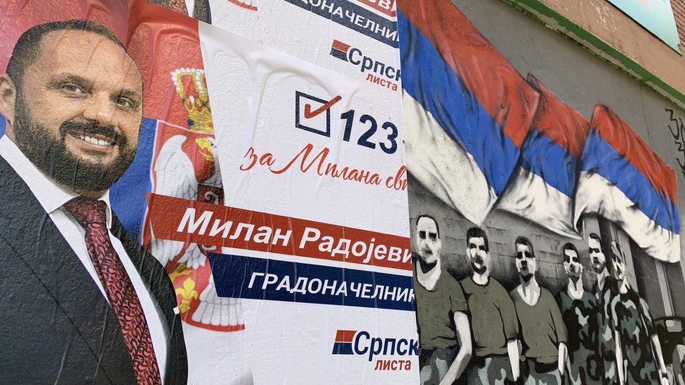 Izborne plakate u Severnoj Mitrovici ima samo kandidat Srpske liste Milan Radojevi/BBC