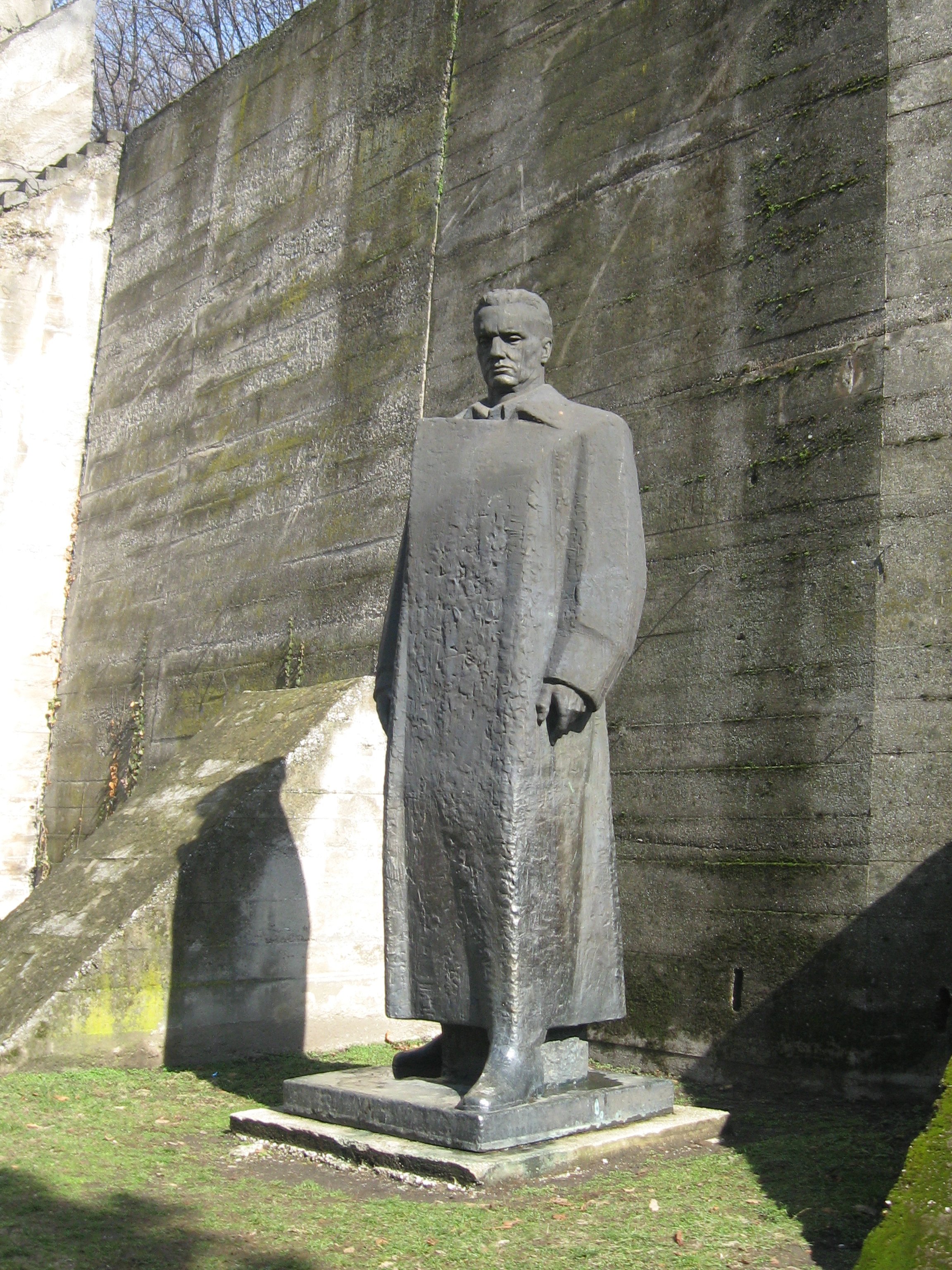 Spomenik Josipu Brozu Titu premeten je 1991. godine iz centra Uica u dvorite muzeja/BBC