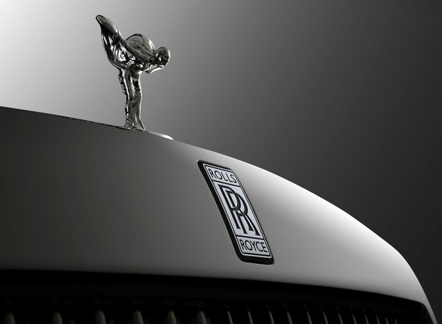 Rolls-Royce je vlasnik jednog od najprepoznatljivijih logoa, ali i simbola - uvene figurice &Duh ekstaze& (Foto: Rolls-Royce promo