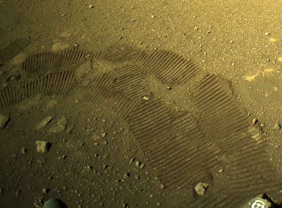etajui Marsom, rover za sobom ostavlja tragove tokova/NASA/JPL-CALTECH