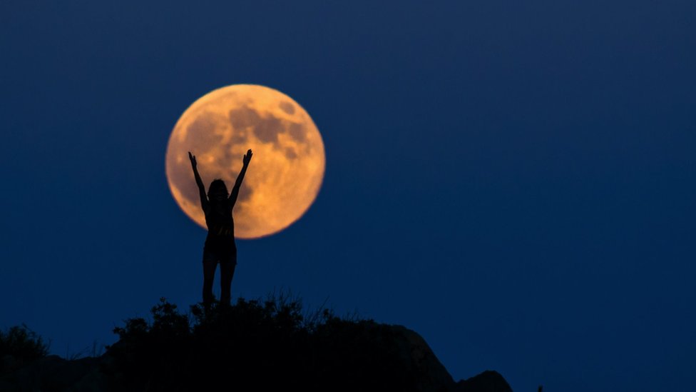 Pretpostavlja se da je Mesec u mnogim kulturama i jezicima imenica enskog oblika, pa zato onda ene nemaju toliko kratera nazvanih po njima kao mukarci?/Getty Images