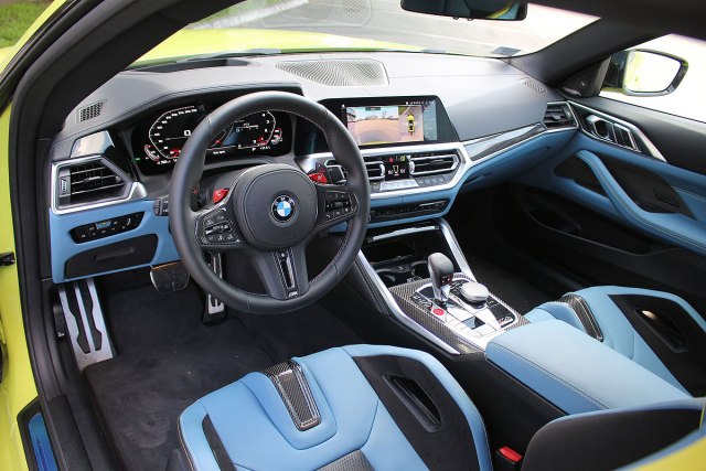 Pogled u kabinu BMW-a M4 (Foto: Auto magazin)