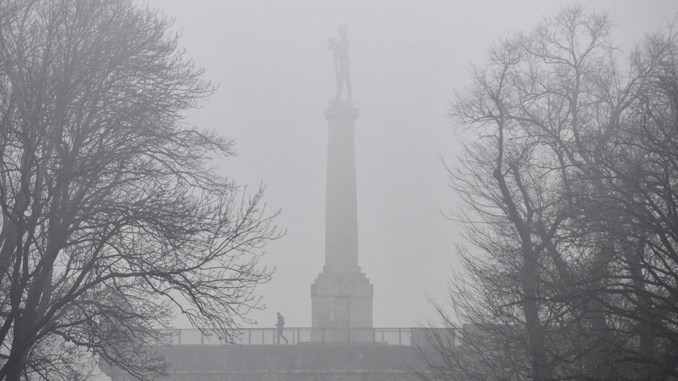 Pobednik - jedan od simbola Beograda u magli/ANDREJ ISAKOVIC / Getty Images