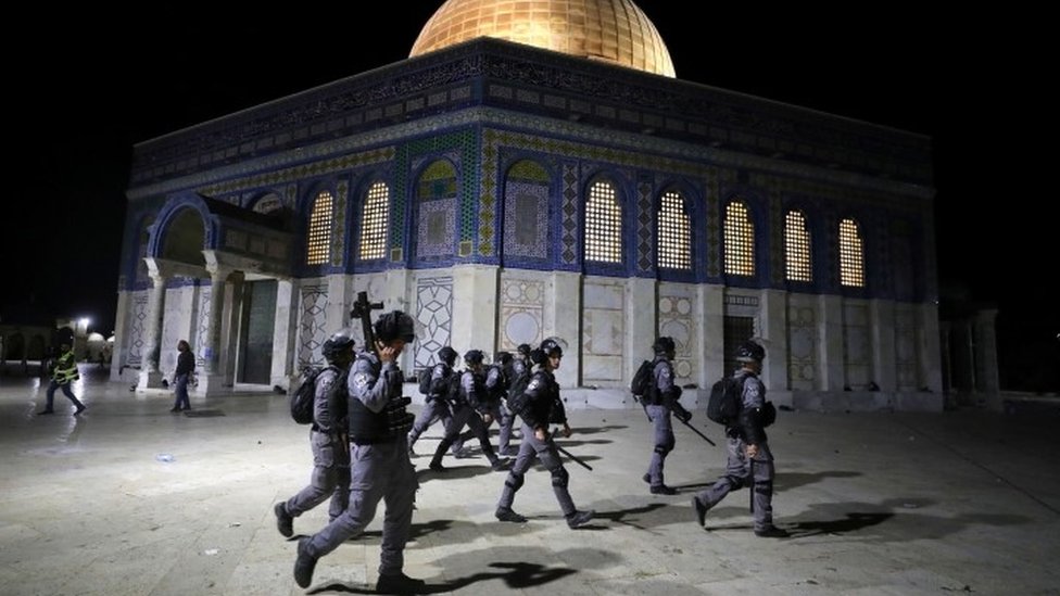 Izraelska policija na lokaciji koje je sveto i muslimanima i Jevrejima/Reuters