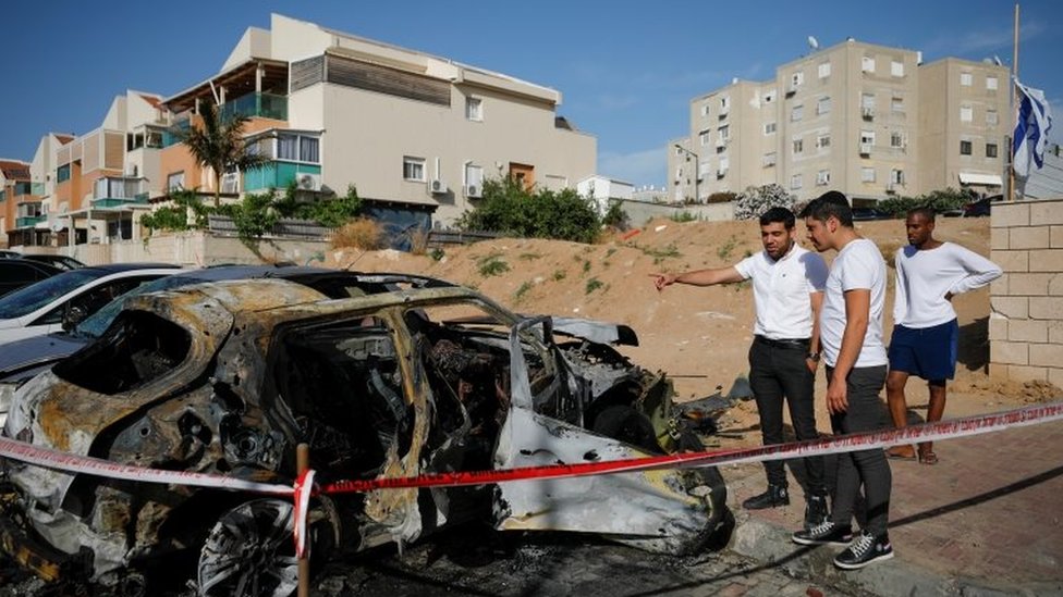 Pogoeni automobili u gradu Akelonu na jugu Izraela/Reuters