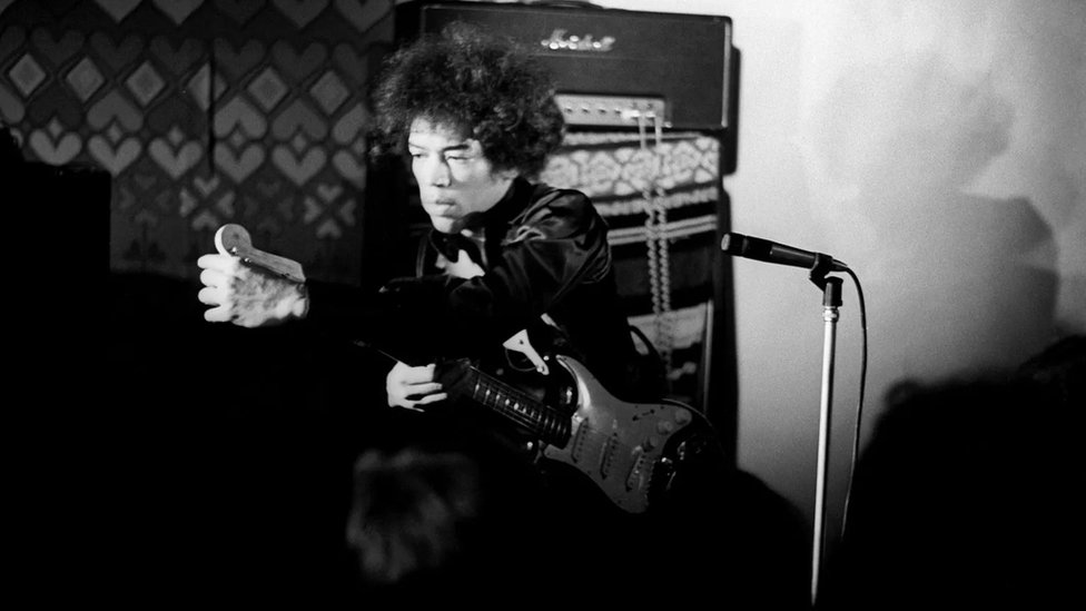 Hendriks je ispekao zanat svirajui u veim bendovima, gde je od inovativnih gitarista uio nove pristupe instrumentu/Getty Images