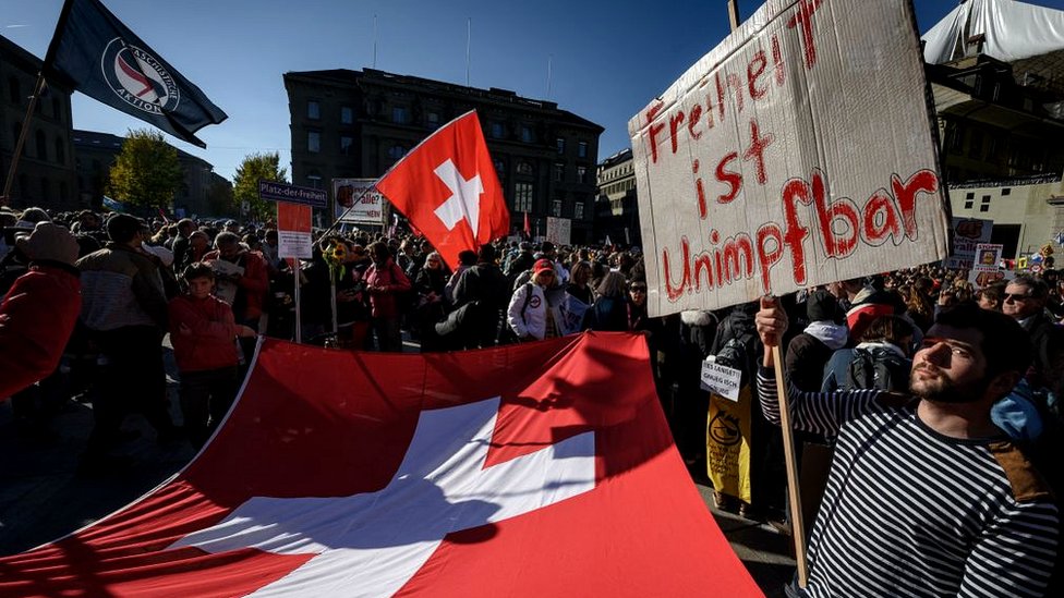 Protesti zbog kovid ogranienja i mera na ulicama Berna/Getty Images