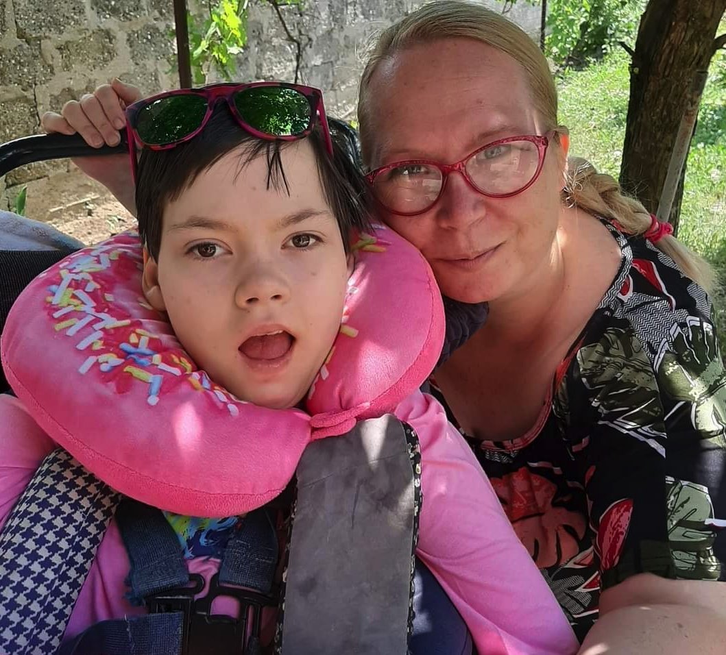 Tanjina erka Anela ima 15 godina, stopostotni invaliditet i &mentalni uzrast bebe od etiri meseca&./Tanja Olear-Goji