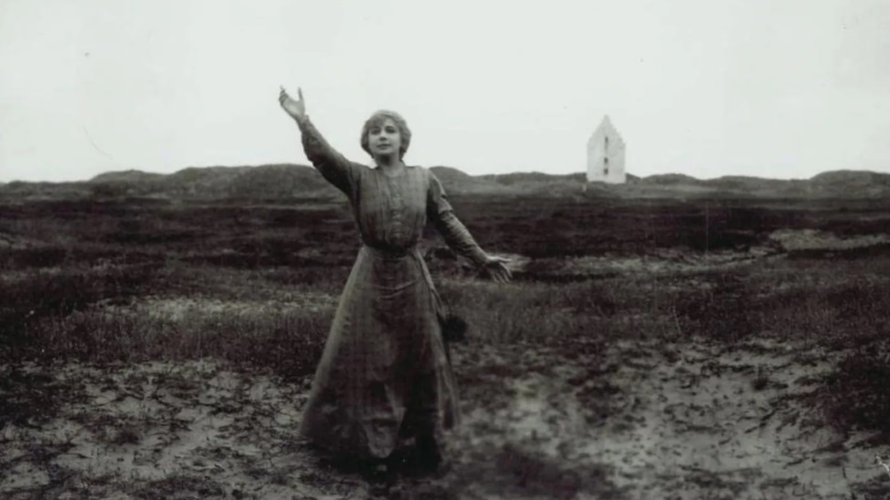 Danski reditelj August Blom je prvi pokuao da ekranizuje sudar planeta svojim filmom Kraj sveta iz 1916. godine/Nordisk Films