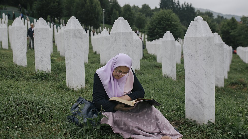 U Srebrenici je stradalo je 8.000 muslimanskih mukaraca i deaka/Vladimir Zivojinovic