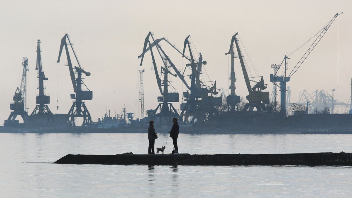 Industrijska zona Marijupolja predstavlja dramatian prizor/Getty Images