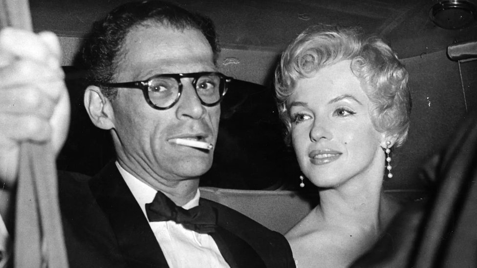 &Klikeraš oženio bombu& glasio je slavni naslov u Varajetiju kad su se dramaturg Artur Miler i Merilin Monro venèali 1956. godine/Getty Images