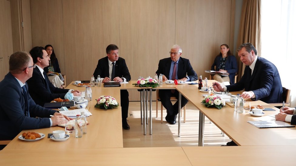 Briselski susret Kurtija (sa leve strane stola) i Vuèiæa (sa desne strane stola) u junu 2021. godine/European Council