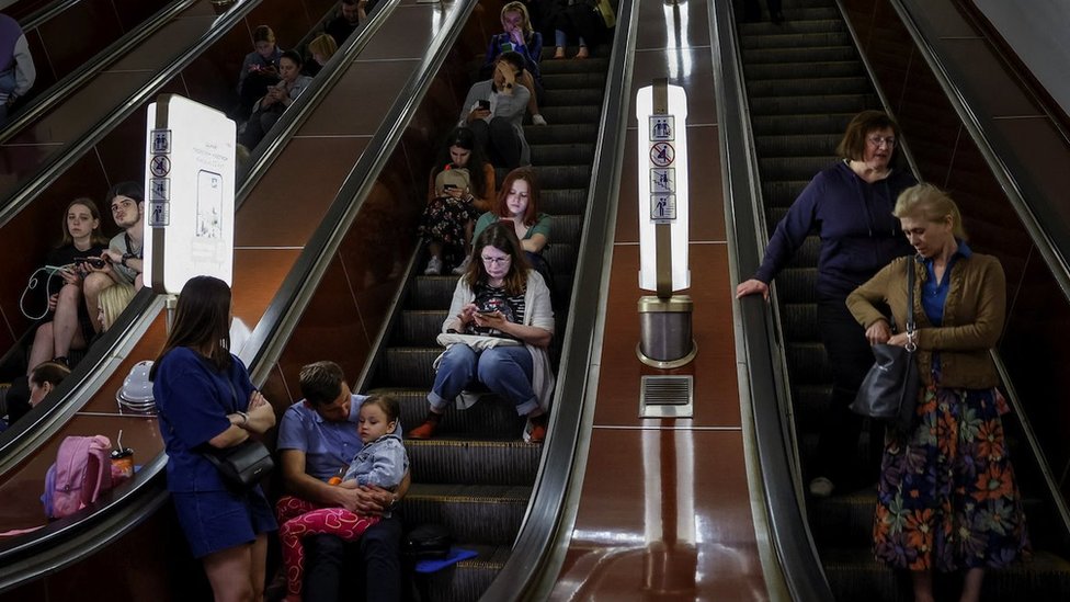 Stanovnici Kijeva sakrili su se od udara u metro/Reuters
