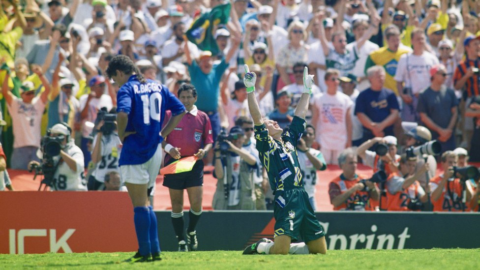 Baðo posle promašaja odluèujuæeg penala u finalu Mundijala 1994. godine/Getty Images