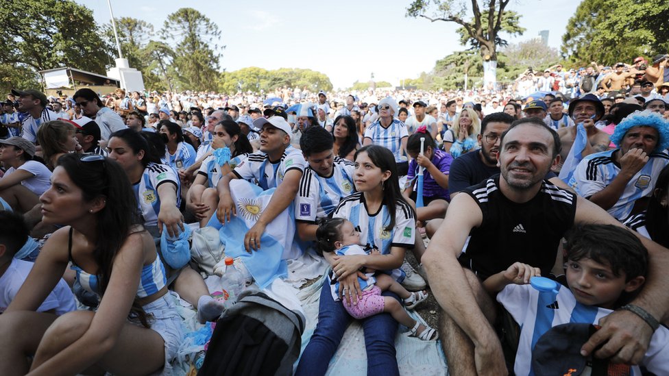 Ceo Buenos Ajres je gledao utakmicu/Reuters/AGUSTIN MARCARIAN