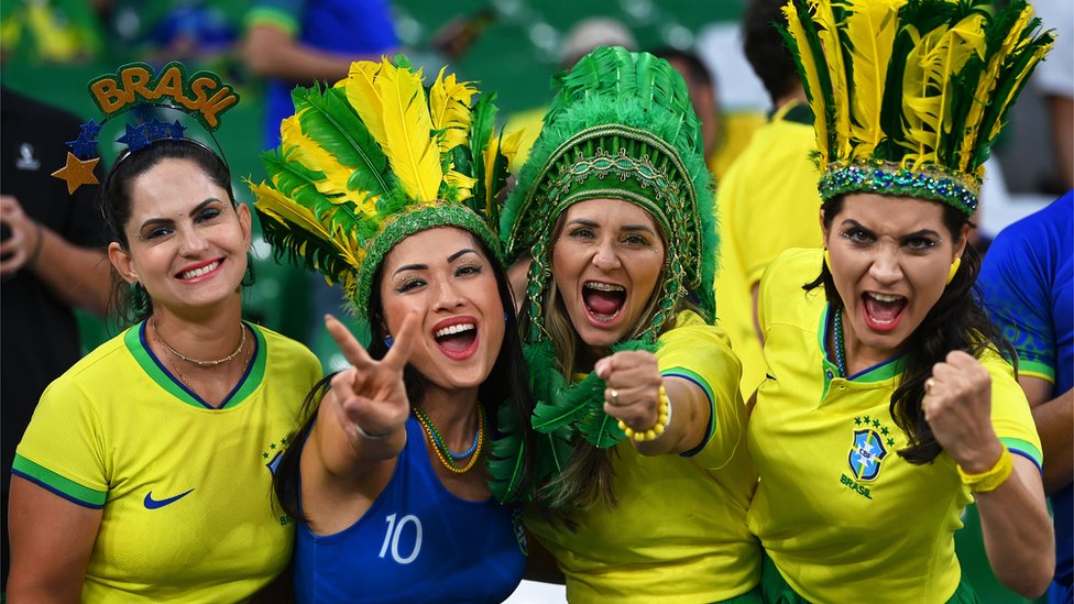 Brazilke na tribinama stadiona u Kataru/Neil Hall/EPA-EFE/REX/Shutterstock