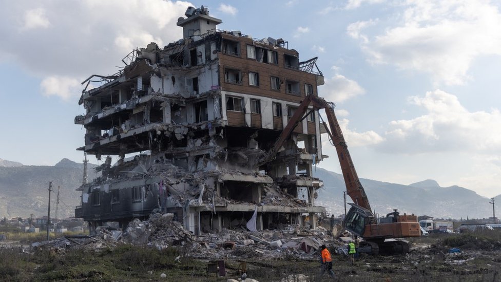 Ostaci zgrade u Hataju/REUTERS/Maxim Shemetov