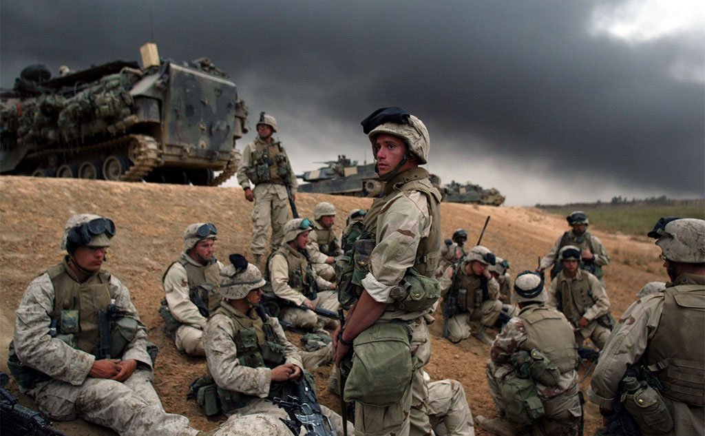 Ameriki marinci se rasporeuju u blizini Bagdada u aprilu 2003/Getty Images