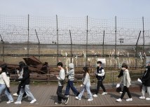 Tanjug/AP Photo/Ahn Young-joon