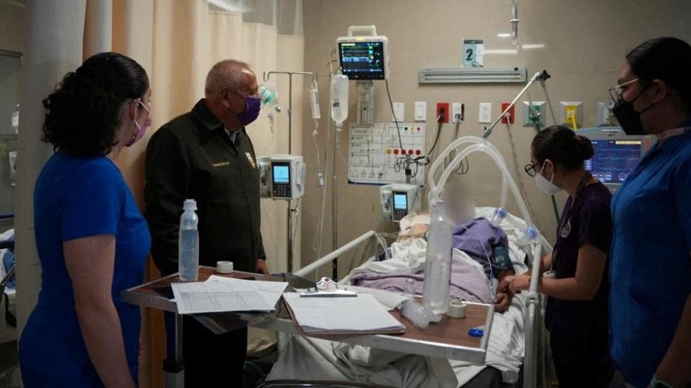 Zvaninici su otili u posetu povreenima koji su zbrinuti u bolnici/Reuters