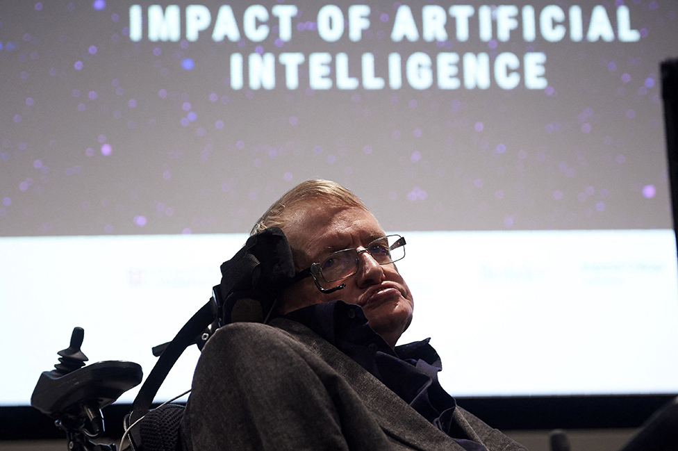 Britanski fiziar Stiven Hoking verovao je da superinteligentna vetaka inteligencija moe da dovede do istrebljivanja ljudi/Getty Images