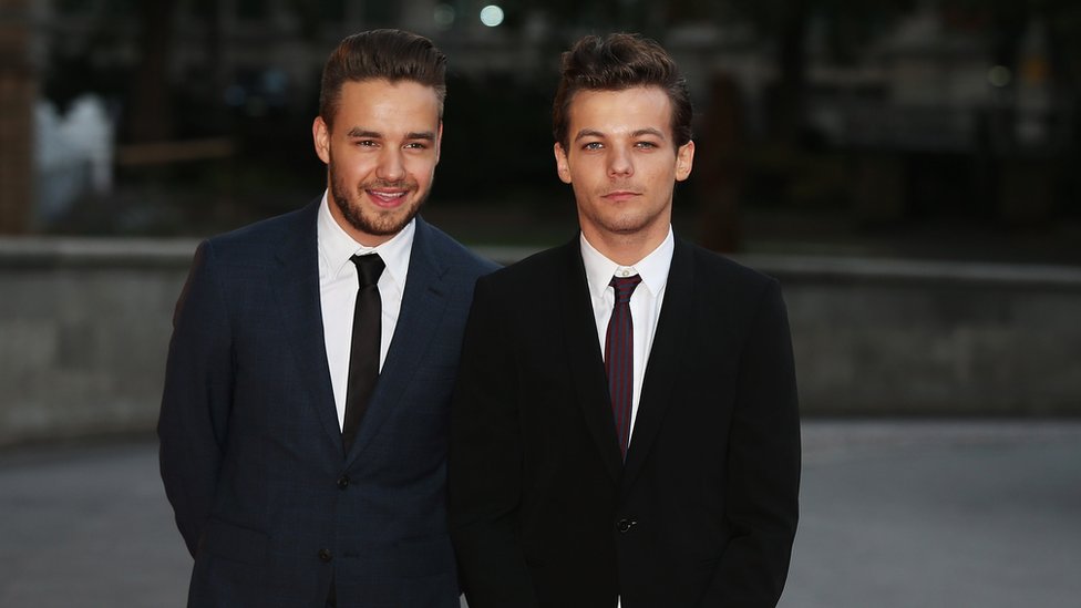 Liam Pejn i Luis Tomlinson iz One Direction stižu na Pepeljugin bal u Nacionalnom prirodnjaèkom muzeju 2015. godine/Getty Images