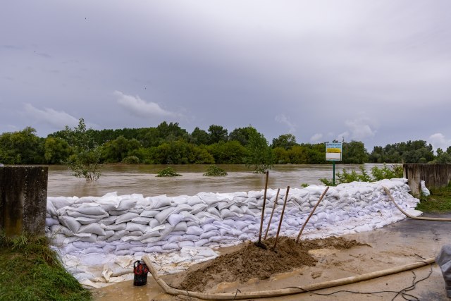 Foto: TANJUG/ FOTO HINA/ EDVARD UAK/ bg