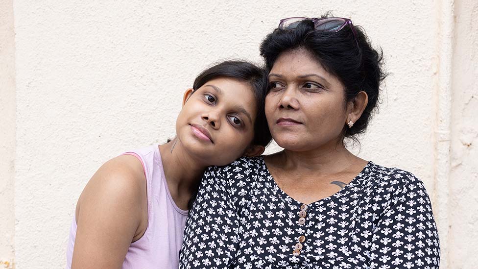Bumi kaže da joj je podrška æerke Aste spasla život/Prarthna Singh/BBC