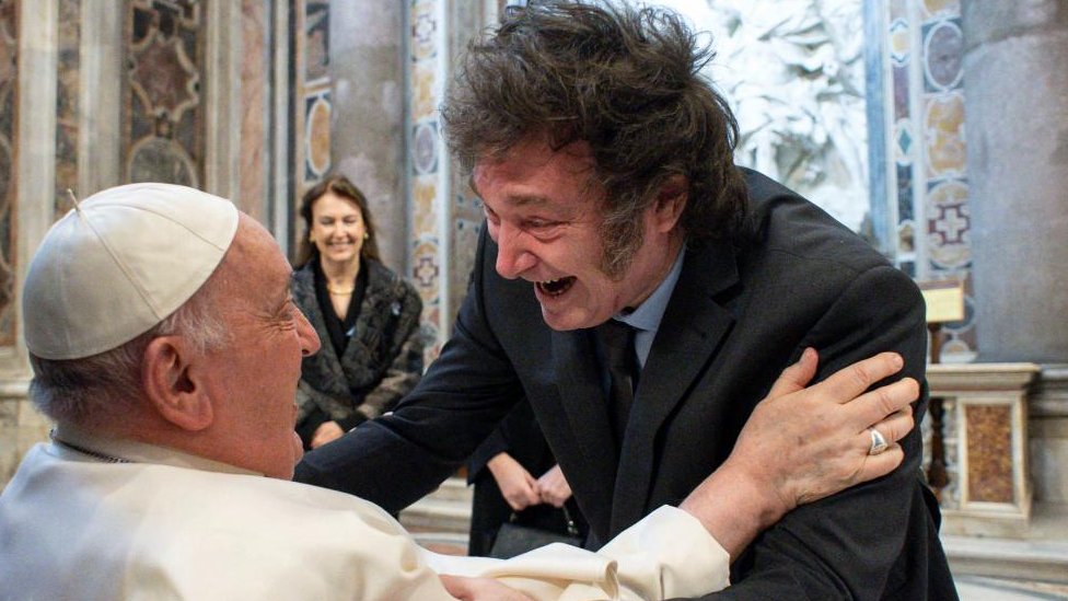 Papa Franja se osmehuje na komentare argentinskog predsednika/Reuters