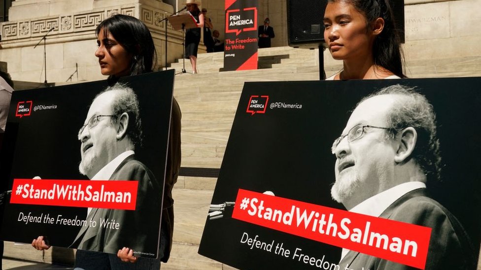 U Njujorku je odran skup solidarnosti za slobodno izraavanje nakon to je ser Salman napadnut/Getty Images
