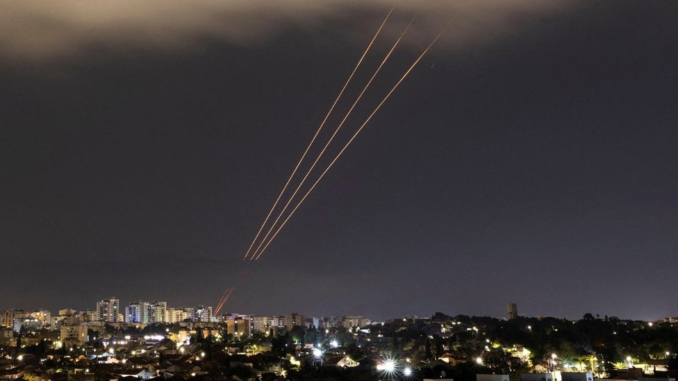 Izraelski antiraketni sistemi bili su meu meunarodnim snagama koje su spreile da iranski projektili i dronovi stignu do meta u Izraelu/Amir Cohen / Reuters