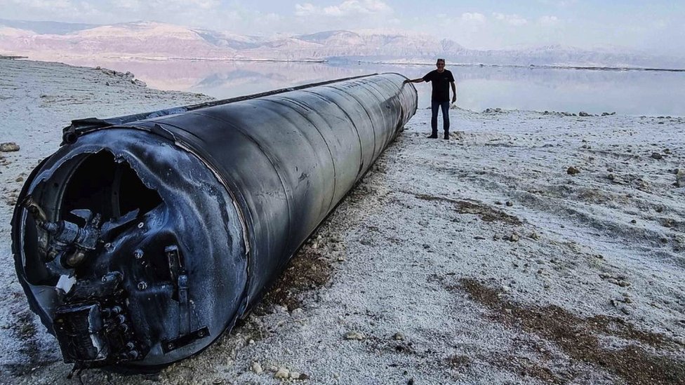 Balistiki projektil lei na obali Mrtvog mora, nakon to je Iran ispalio dronove i projektile ka Izraelu u subotu/Reuters